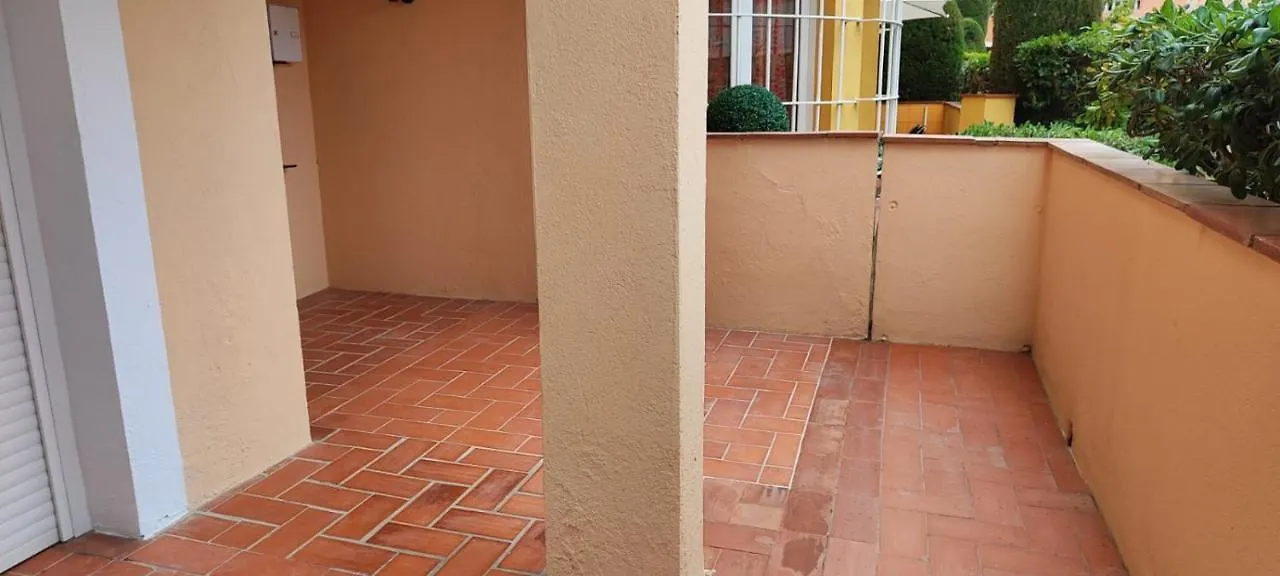Appartement إمبوريابرافا 0*,