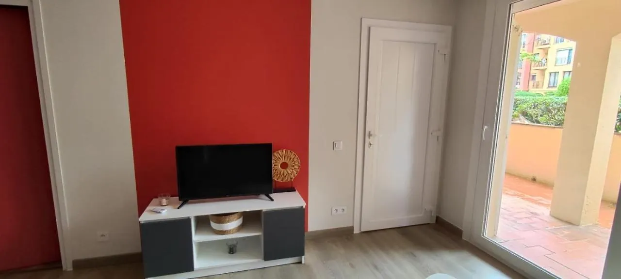 Appartement إمبوريابرافا شقة